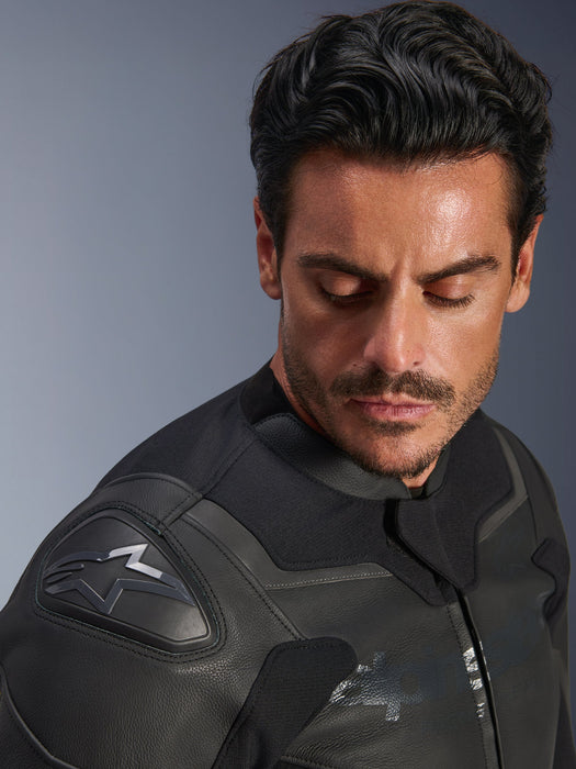 ALPINESTARSGP FORCE v2 LEATHER JACKETS 2026 in Black/Black