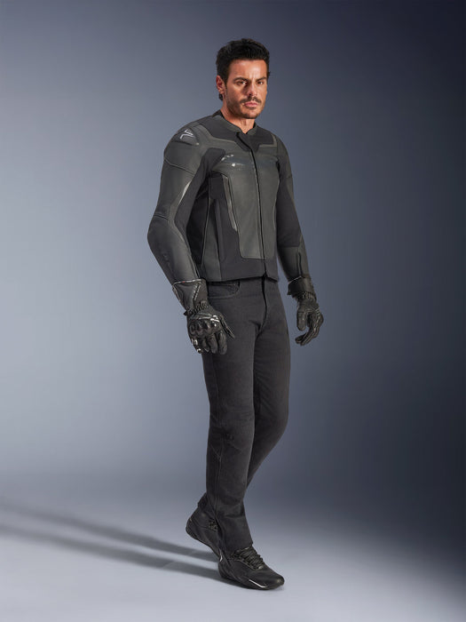 ALPINESTARSGP FORCE v2 LEATHER JACKETS 2026 in Black/Black