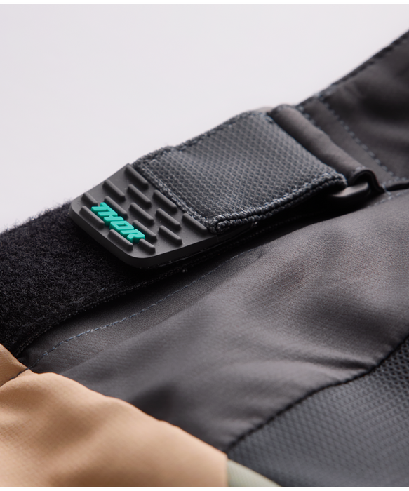 THOR LAUNCHMODE VENTED RAPTOR PANTS 2026 in Black/Charcoal