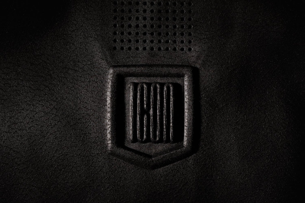 ICON SHORT TRACK™ JACKET 2025 in Black