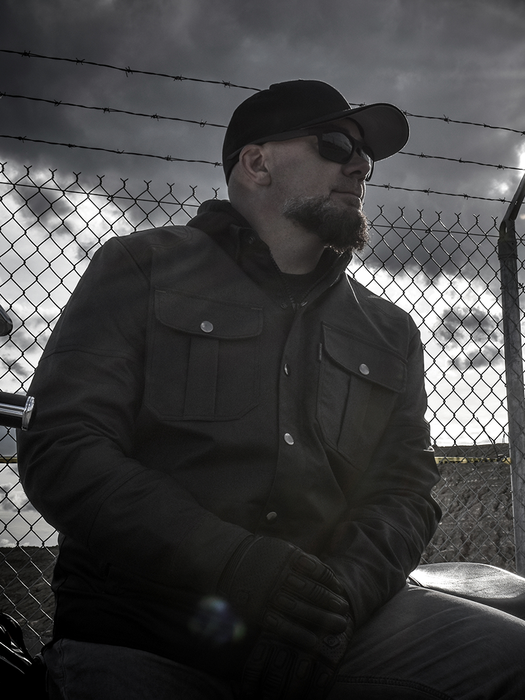 HELGRADE JAGGER WAXED OVERSHIRT in Black