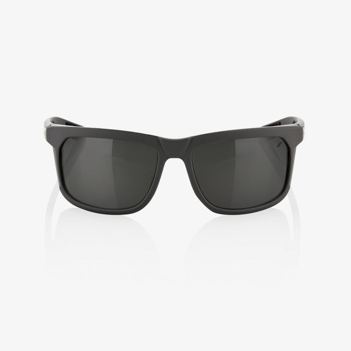 100% Hakan Sunglasses in Gray / Smoke
