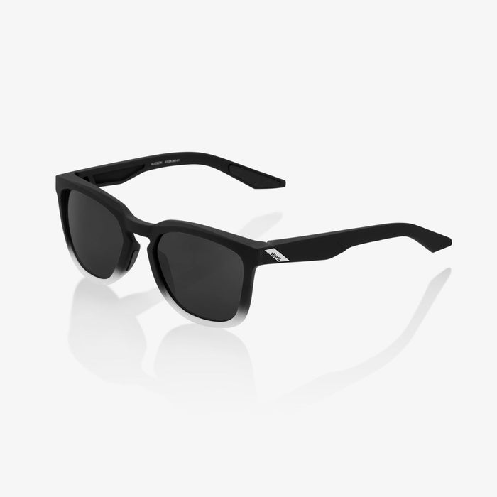 100% Hudson Sunglasses in Soft tact fade black/white / Black mirror