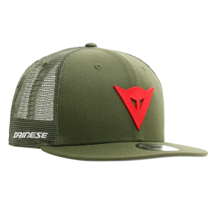 Dainese 9Fifty Trucker Snapback Cap in Green/Red