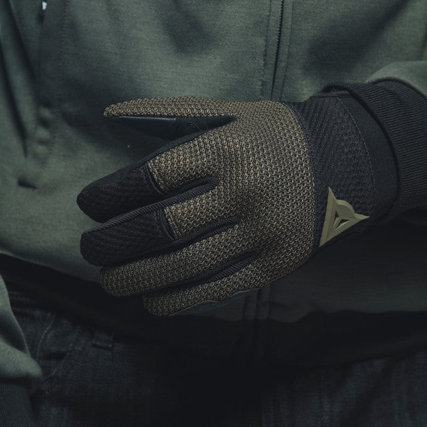 Dainese Torino Gloves in Black/Grape-leaf